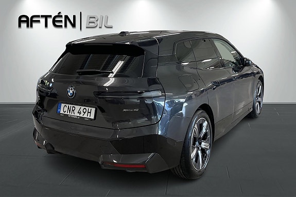 BMW iX 9 of 19