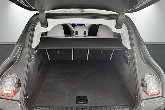 BMW iX 15 of 19