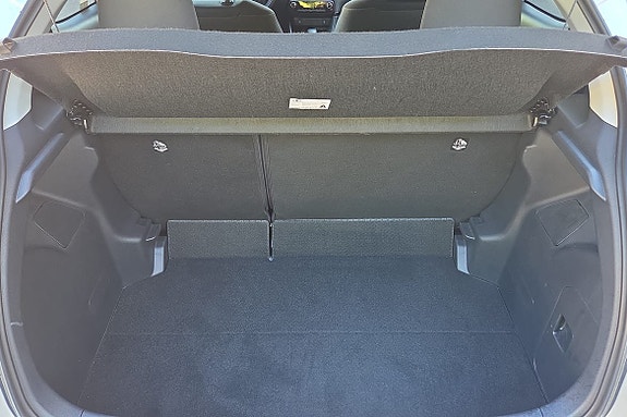 Toyota Yaris 11 of 21