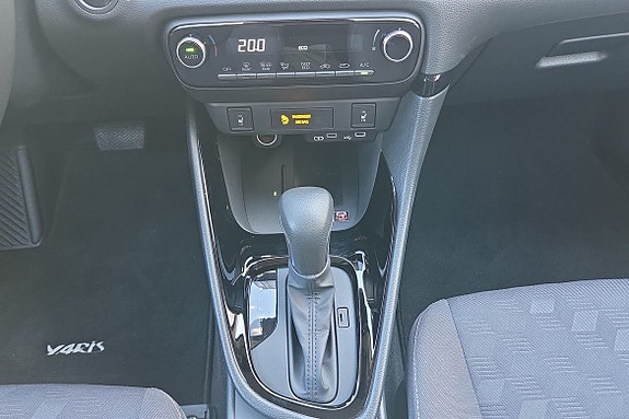 Toyota Yaris 21 of 21