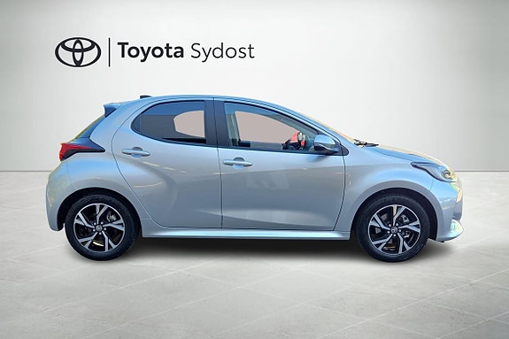 Toyota Yaris 17 of 21