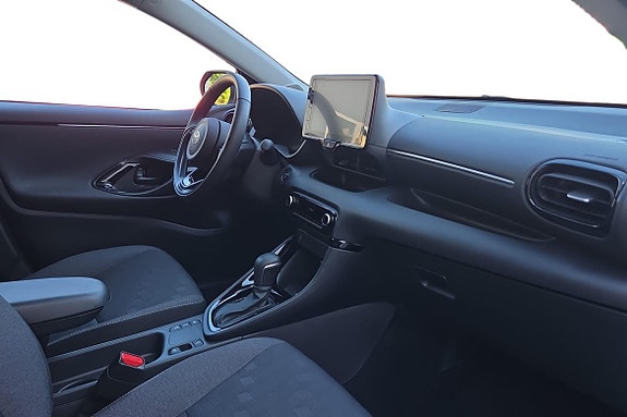 Toyota Yaris 7 of 21