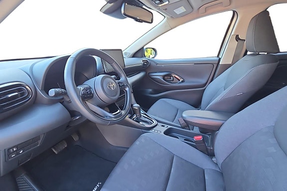 Toyota Yaris 12 of 21