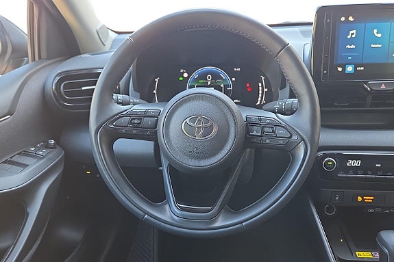 Toyota Yaris 13 of 21