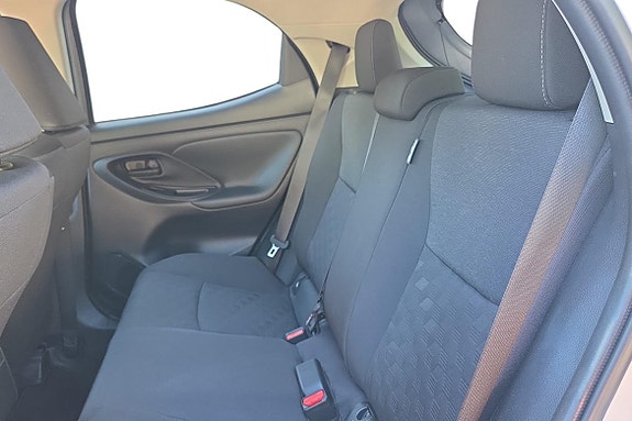Toyota Yaris 20 of 21