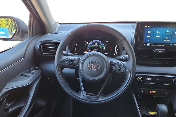 Toyota Yaris 10 of 21