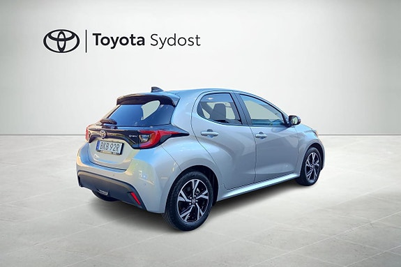 Toyota Yaris 3 of 21