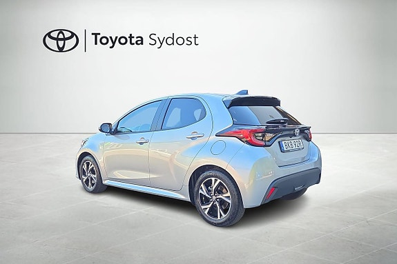 Toyota Yaris 18 of 21