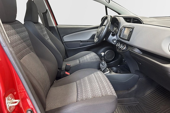 Toyota Yaris 6 of 11