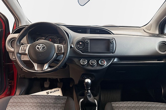 Toyota Yaris 8 of 11