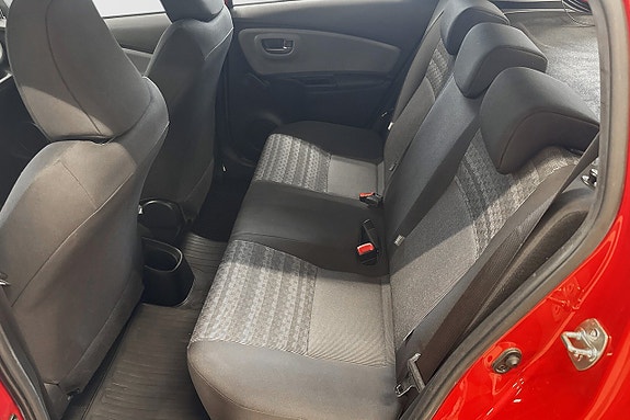 Toyota Yaris 7 of 11