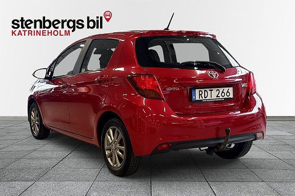 Toyota Yaris 2 of 11