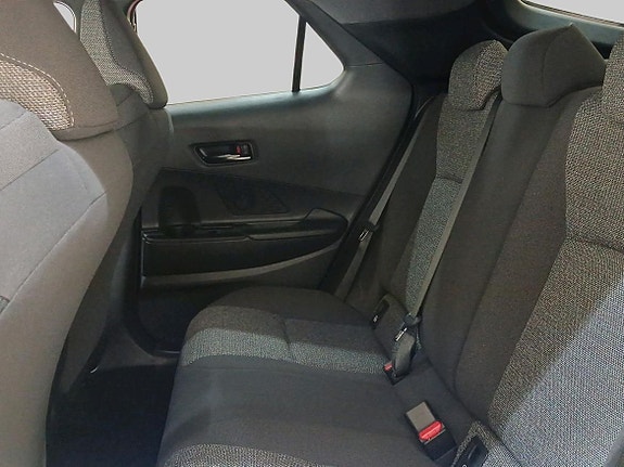 Toyota C-HR 10 of 20