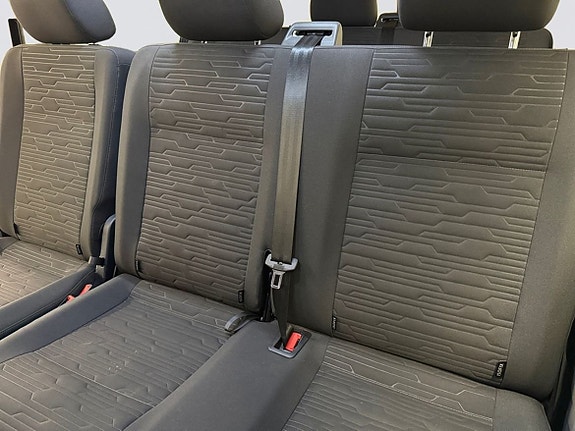 Volkswagen Caravelle 16 of 17