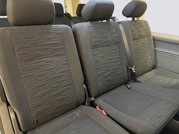 Volkswagen Caravelle 15 of 17