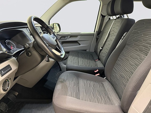 Volkswagen Caravelle 14 of 17