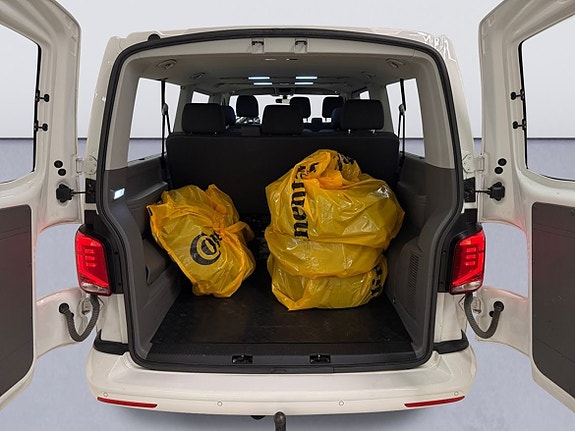 Volkswagen Caravelle 17 of 17