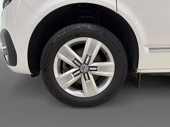 Volkswagen Caravelle 7 of 17