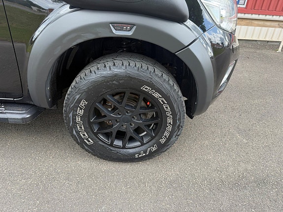 Nissan Navara 12 of 12
