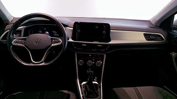 Volkswagen T-Roc 10 of 14
