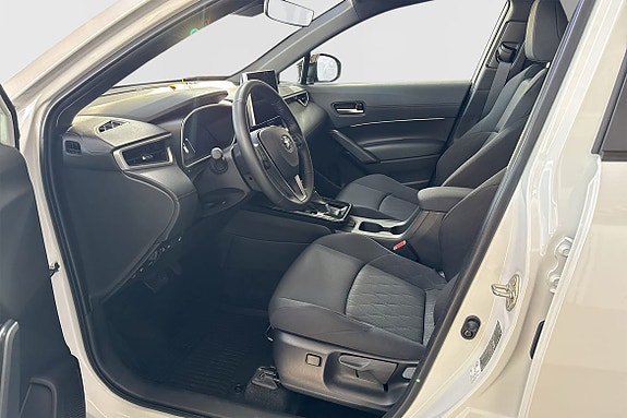 Toyota Corolla Cross 4 of 18