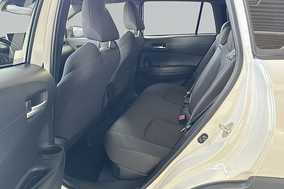 Toyota Corolla Cross 7 of 18