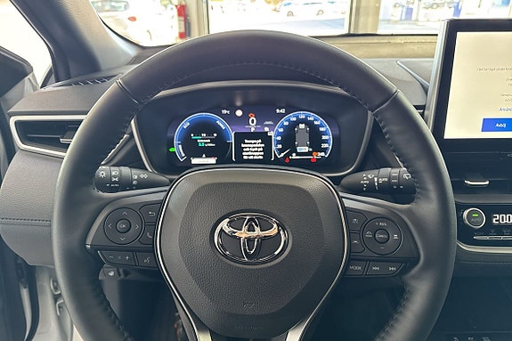 Toyota Corolla Cross 12 of 18