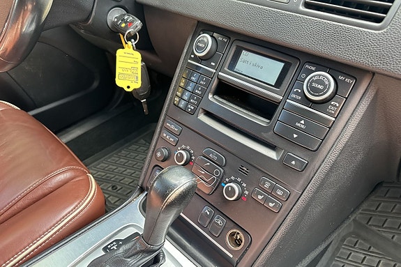 Volvo XC90 24 of 26