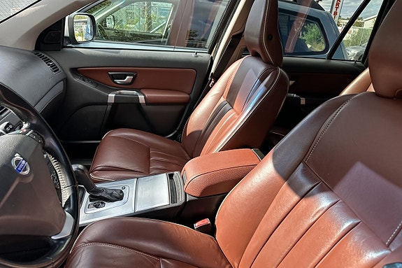 Volvo XC90 14 of 26