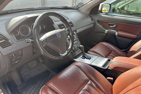 Volvo XC90 16 of 26