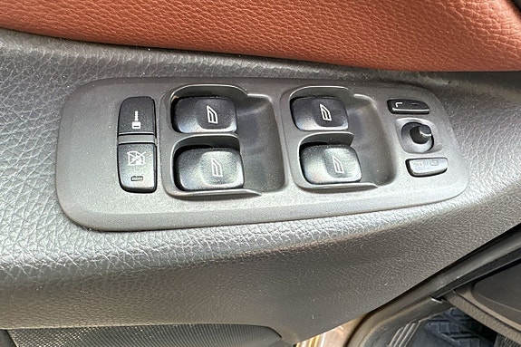 Volvo XC90 18 of 26