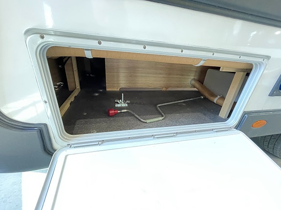 Adria Action 361 LH / B-kort / 1100kg / Resevagn / Elektrisk golvvärme / 16 of 17