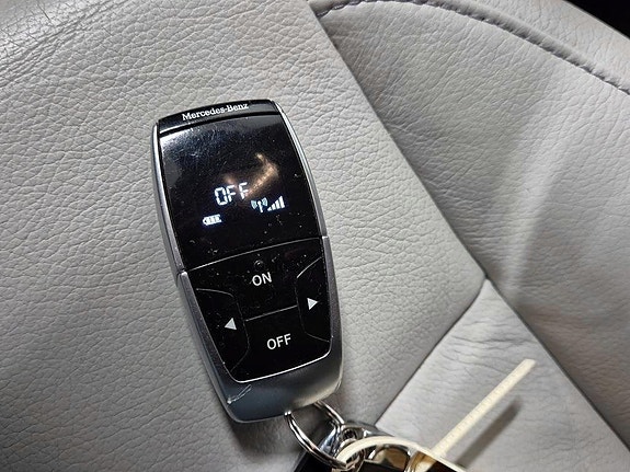 Mercedes-Benz V250 6 of 17