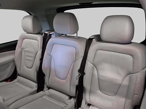 Mercedes-Benz V250 17 of 17