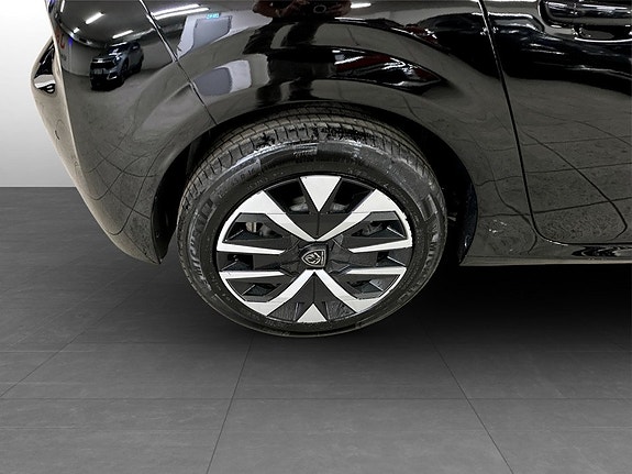 Peugeot 208 14 of 15