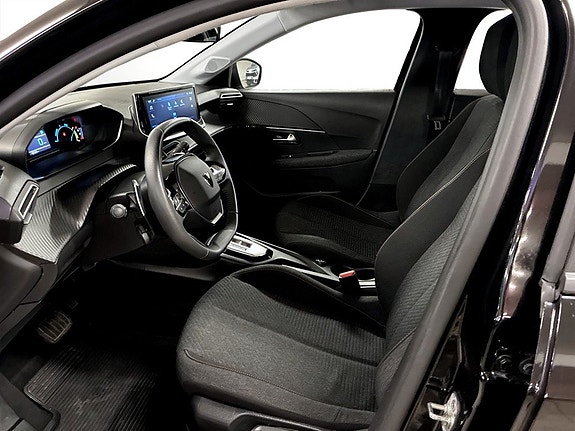 Peugeot 208 5 of 15