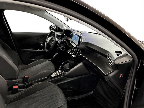 Peugeot 208 11 of 15