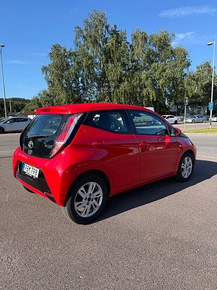 Toyota Aygo 3 of 15