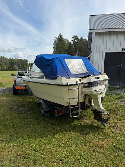 Båt särkki 570 Johnsson 140hk 2 of 5