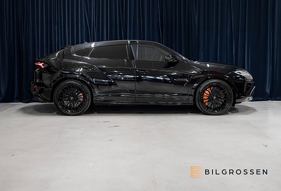 Lamborghini Urus 6 of 27