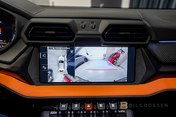Lamborghini Urus 26 of 27
