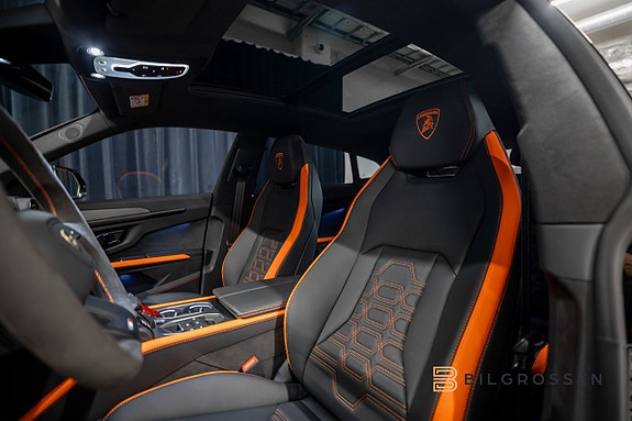 Lamborghini Urus 18 of 27
