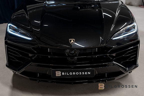Lamborghini Urus 9 of 27