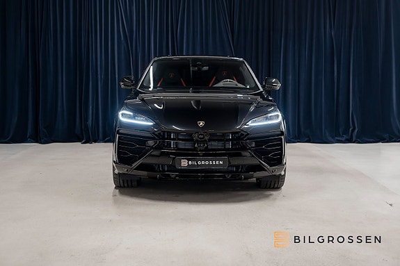 Lamborghini Urus 8 of 27