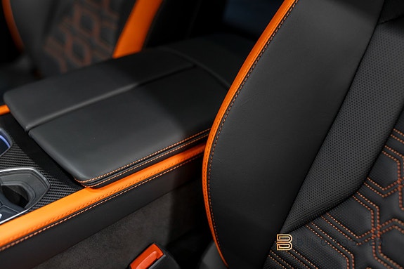 Lamborghini Urus 25 of 27