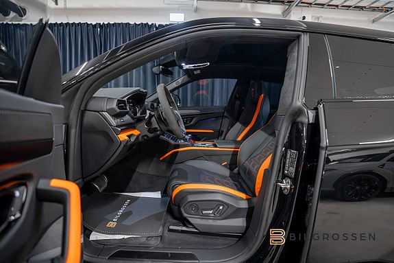 Lamborghini Urus 17 of 27