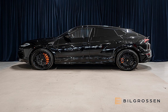 Lamborghini Urus 2 of 27