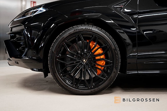 Lamborghini Urus 13 of 27