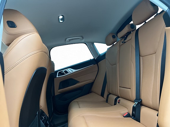 BMW i4 20 of 30