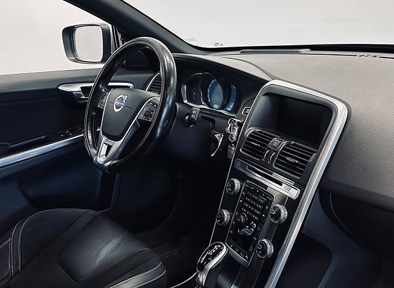 Volvo XC60 10 of 13